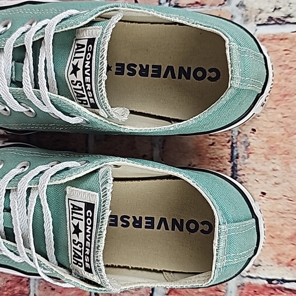 CONVERSE ALL-STAR CHUCK TAYLOR LOWTOP SHOES WOMANS SIZE 6GUC - Picture 9 of 11